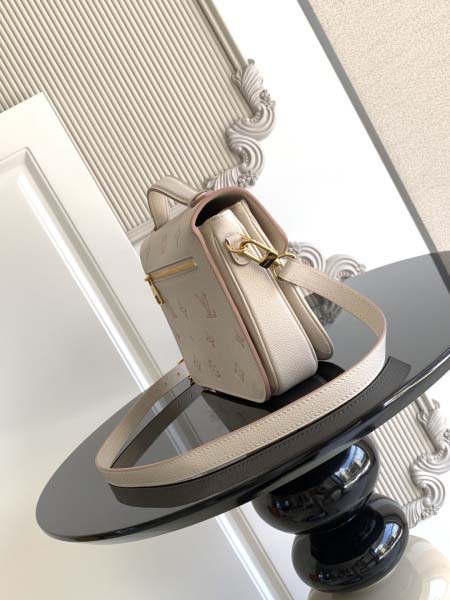 2025年12月9日入荷Louis Vuitton バッグM14977 高品質新作/誕生日プレゼント/ZC工場