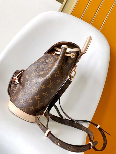 2025年12月9日入荷Louis Vuitton バッグM11198 Montsouris PM Monogram 28 x 30 x 18cm 高品質新作/誕生日プレゼント/ZC工場