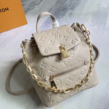 2025年12月9日入荷Louis Vuitton バッグM13357 M13358 Coussin Backpack Coussin Monogram LV Coussin 26 x 10 x 21  高品質新作/誕生日プレゼント/ZC工