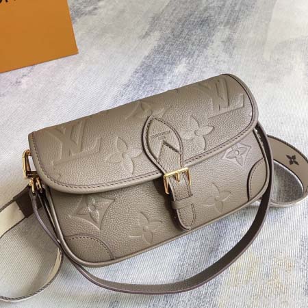 2025年12月9日入荷Louis Vuitton バッグDiane m15049 DianeSmokeHouseMonogram Empreinte 24 x 15 x 9 高品質新作/誕生日プレゼント/ZC工場