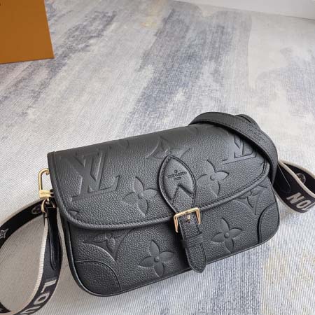 2025年12月9日入荷Louis Vuitton バッグM46584M46386 M46388 M46846 M46583 M47161 Diane Monogram Empreinte 23*16*8.5c 高品質新作/誕生日プレゼント