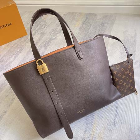 2025年12月10日入荷Louis Vuitton バッグ高品質新作/誕生日プレゼント/ZC工場
