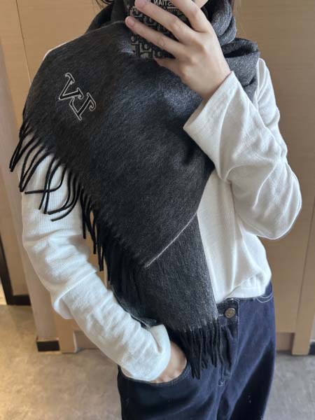 2025年12月10日入荷新品Louis Vuittonマフラーギフト/誕生日/記念品/アクセサリーkaka工場