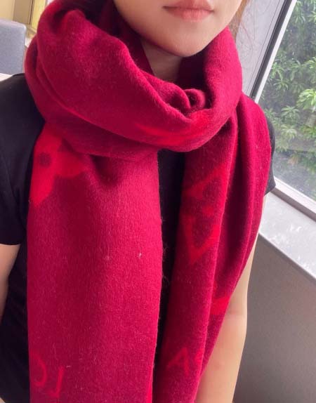 2025年12月11日入荷新品Louis Vuittonマフラーギフト/誕生日/記念品/アクセサリーkaka工場