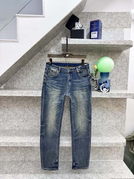 2025年12月12日入荷新作VALENTINOジーパン秋冬高品質/人気/限定版/Knt工場