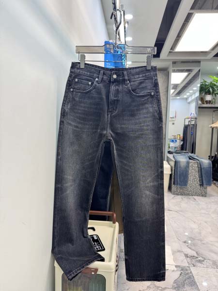 2025年12月12日入荷新作YSLジーパン秋冬高品質/人気/限定版/Knt工場