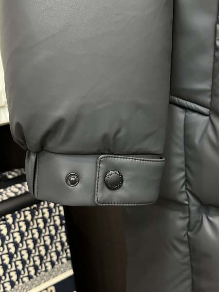 2025年12月16日入荷新作Pradaダウンジャケット秋冬高品質/人気/ASB工場