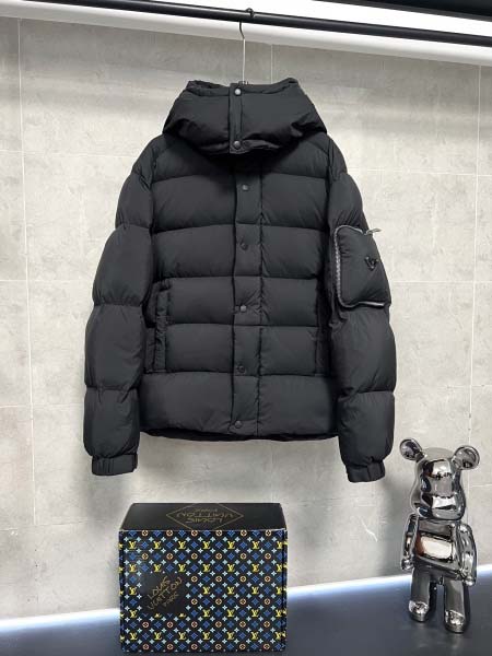 2025年11月17日秋冬新作Pradaダウンジャケット高品質人気商品/XQY工場