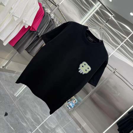 2025年12月24日入荷秋冬新作Balenciaga半袖 tシャツ/XQY工場