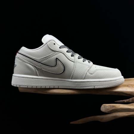 2025年12月25日入荷新品Nike Air Jordan 1 Low AJ1人気 スニーカー男女兼用/誕生日プレゼント/XH工場
