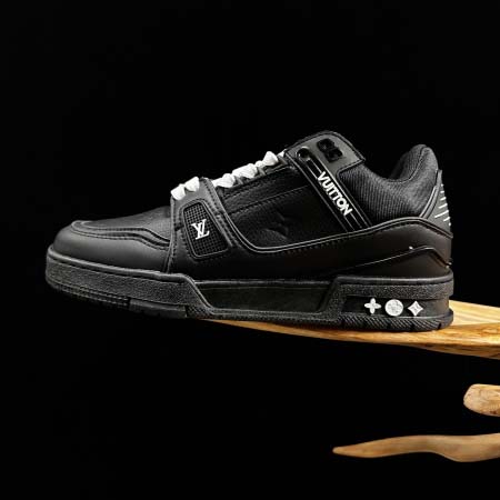 2025年12月25日入荷新品LOUIS VUITTON Trainer人気 スニーカー男女兼用/誕生日プレゼント/XH工場