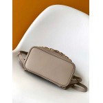 2025年12月8日入荷ヴィトン バッグM13389M13387 M13357 M13358 Coussin BackpackMonogram CoussinLV 21 x 26 x 10高品質新作/誕生日プレゼント