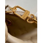 2025年12月8日入荷ヴィトン バッグM13389M13387 M13357 M13358 Coussin BackpackMonogram CoussinLV 21 x 26 x 10高品質新作/誕生日プレゼント