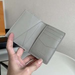2025年12月8日入荷ヴィトン財布M14915Monogram Shadow 11x7.5cm 高品質新作/誕生日プレゼント