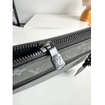 2025年12月8日入荷ヴィトン M40504TakeoffMonogram Eclipse iPad30×22×5cm 高品質新作/誕生日プレゼント