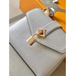 2025年12月9日入荷Louis Vuitton バッグ N82033 N98925 N98928 N80432 N99017 N84714 N86012 Rose des Vents LV 27x11x19 高品質新作/誕生日プレゼント