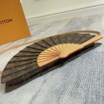 2025年12月9日入荷Louis Vuitton バッグM14804 LV Fan Monogram 2025 Monogram 19 x 6 x 37 6.7 高品質新作/誕生日プレゼント/ZC工場