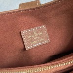 2025年12月9日入荷Louis Vuitton バッグM24611 M24885 M24990 Low Key Shoulder Bag LV 26.0 x 18.0 x 7.0 高品質新作/誕生日プレゼント/ZC工場