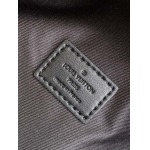 2025年12月9日入荷Louis Vuitton バッグM22558 Discovery Monogram Eclipse29.0 x 38.0 x 20.0 Monogram Eclipse 高品質新作/誕生日プレゼント/ZC工場