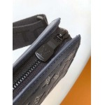 2025年12月9日入荷Louis Vuitton バッグM83384 GastonMonogramTagaTagarama22 x 14.5 x 4.5 高品質新作/誕生日プレゼント/ZC工場