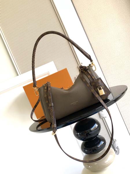 2025年12月9日入荷Louis Vuitton バッグM...