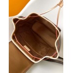 2025年12月9日入荷Louis Vuitton バッグM11198 Montsouris PM Monogram 28 x 30 x 18cm 高品質新作/誕生日プレゼント/ZC工場