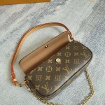 2025年12月9日入荷Louis Vuitton バッグM81911 Wallet On Chain Ivy Monogram 2000 Sac Recoleta 23.5 x 12 x 4.3 高品質新作/誕生日プレゼント/ZC工場