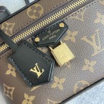 2025年12月9日入荷Louis Vuitton バッグM47125Vanity Chain Pouch Monogram LV 19 x11.5x6.5 高品質新作/誕生日プレゼント/ZC工場