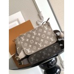 2025年12月10日入荷Louis Vuitton バッグ高品質新作/誕生日プレゼント/ZC工場