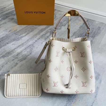 2025年12月10日入荷Louis Vuitton バッグ...