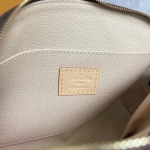 2025年12月10日入荷Louis Vuitton バッグ高品質新作/誕生日プレゼント/ZC工場