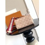 2025年12月10日入荷Louis Vuitton バッグ高品質新作/誕生日プレゼント/ZC工場