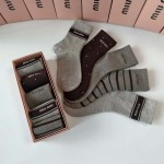 2025年12月10日入荷新品MiuMiu靴下ギフト/誕生日/記念品/アクセサリーkaka工場