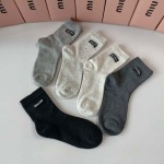 2025年12月10日入荷新品MiuMiu靴下ギフト/誕生日/記念品/アクセサリーkaka工場