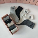 2025年12月10日入荷新品MiuMiu靴下ギフト/誕生日/記念品/アクセサリーkaka工場