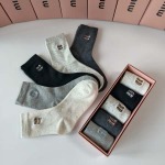 2025年12月10日入荷新品MiuMiu靴下ギフト/誕生日/記念品/アクセサリーkaka工場