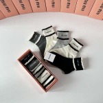 2025年12月10日入荷新品MiuMiu靴下ギフト/誕生日/記念品/アクセサリーkaka工場
