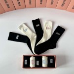 2025年12月10日入荷新品MiuMiu靴下ギフト/誕生日/記念品/アクセサリーkaka工場