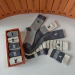 2025年12月10日入荷新品Louis Vuitton靴下ギフト/誕生日/記念品/アクセサリーkaka工場