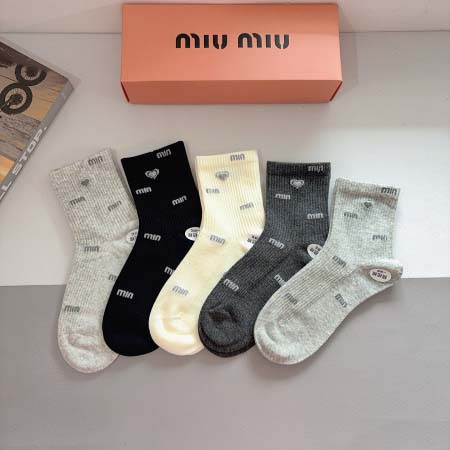 2025年12月10日入荷新品miumiu靴下ギフト/誕生日...
