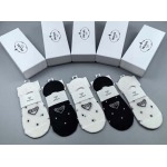 2025年12月10日入荷新品Prada靴下ギフト/誕生日/記念品/アクセサリーkaka工場