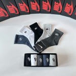 2025年12月10日入荷新品NIKE靴下ギフト/誕生日/記念品/アクセサリーkaka工場