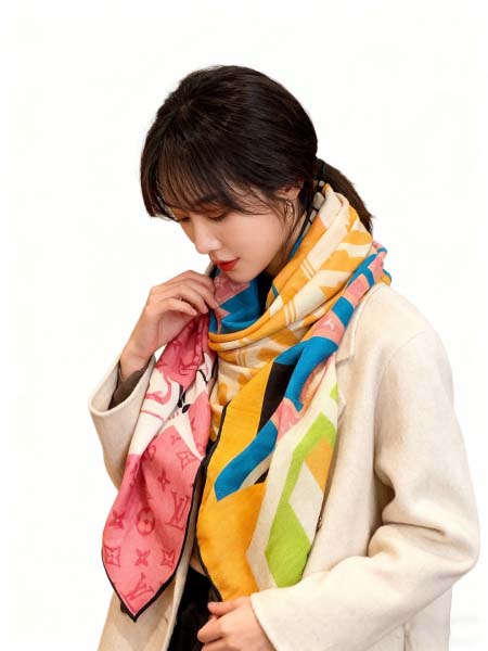 2025年12月11日入荷新品Louis Vuittonマフ...