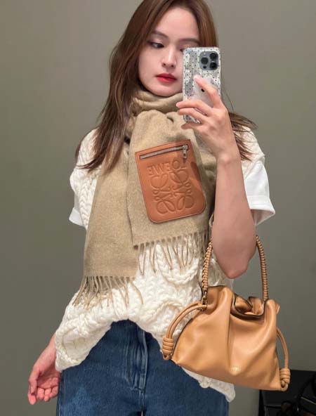 2025年12月11日入荷新品Loeweマフラーギフト/誕生...