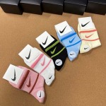 2025年12月11日入荷新品Nike 靴下ギフト/誕生日/記念品/アクセサリーkaka工場