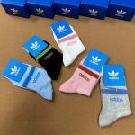 2025年12月11日入荷新品Adidas靴下ギフト/誕生日/記念品/アクセサリーkaka工場