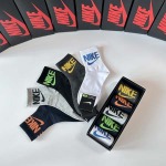 2025年12月11日入荷新品NIKE靴下ギフト/誕生日/記念品/アクセサリーkaka工場