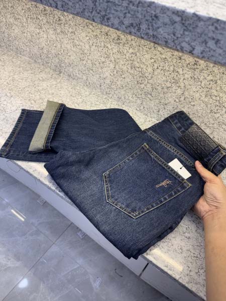 2025年12月12日入荷新作Ferragamoジーパン秋冬...