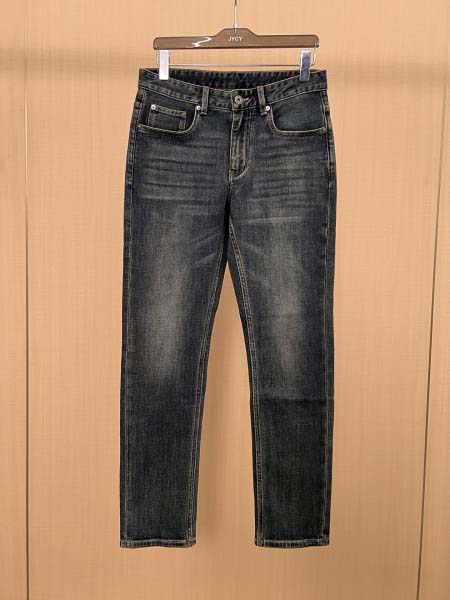 2025年12月12日入荷新作Ferragamoジーパン秋冬...