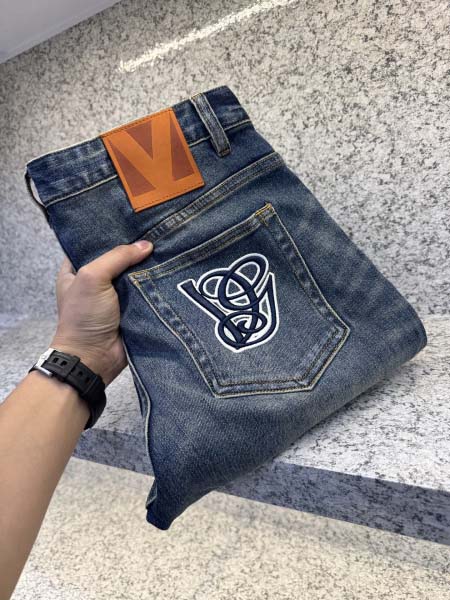 2025年12月12日入荷新作VALENTINOジーパン秋冬...